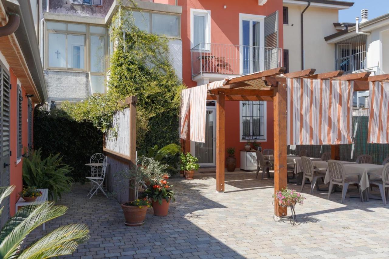 Bed and Breakfast La Corte Dei Tre Торре-дель-Лаго-Пуччини Экстерьер фото